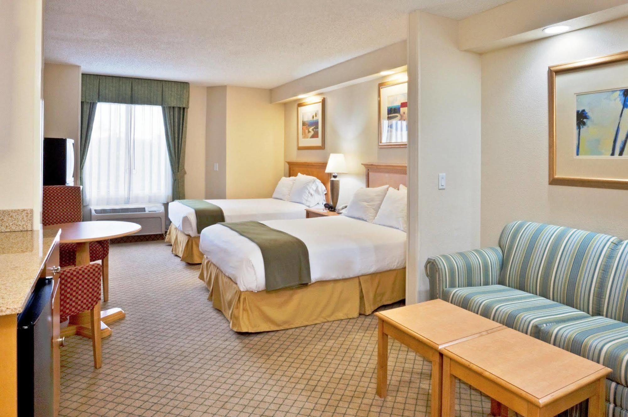 Holiday Inn Express & Suites - Nearest Universal Orlando, An Ihg Hotel Room photo